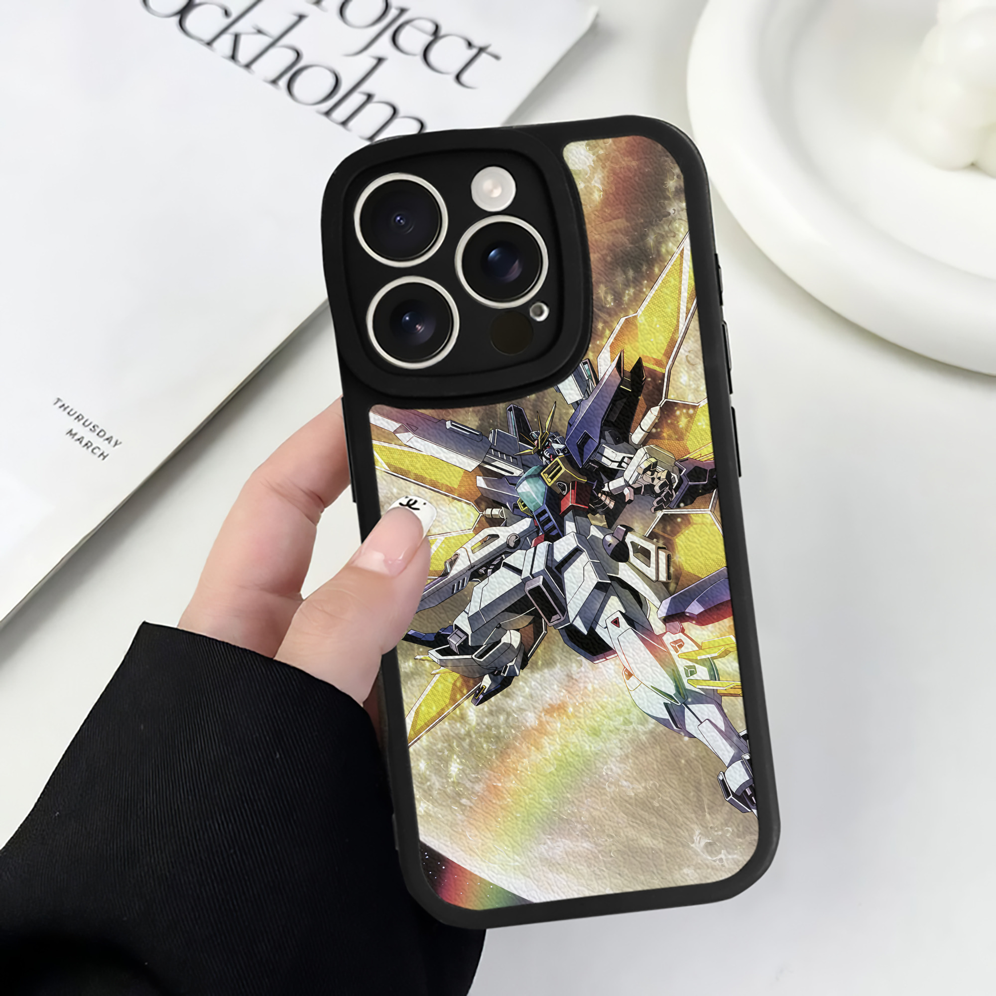 （画像用） 機動戦士ガンダム Mobile Suit Gundam 【iPhone 16シリーズ対応】シリコンスマホケース（レザー調） 材質：シリコン